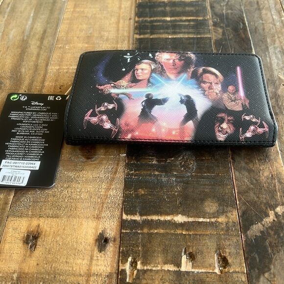 Loungefly Disney Star Wars  Trilogy MAY THE FORCE BE WITH YOU Black Bi Fold Wall - Picture 2 of 4